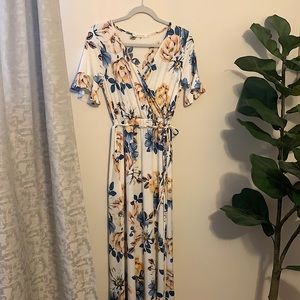 Beautiful like new long white floral dress